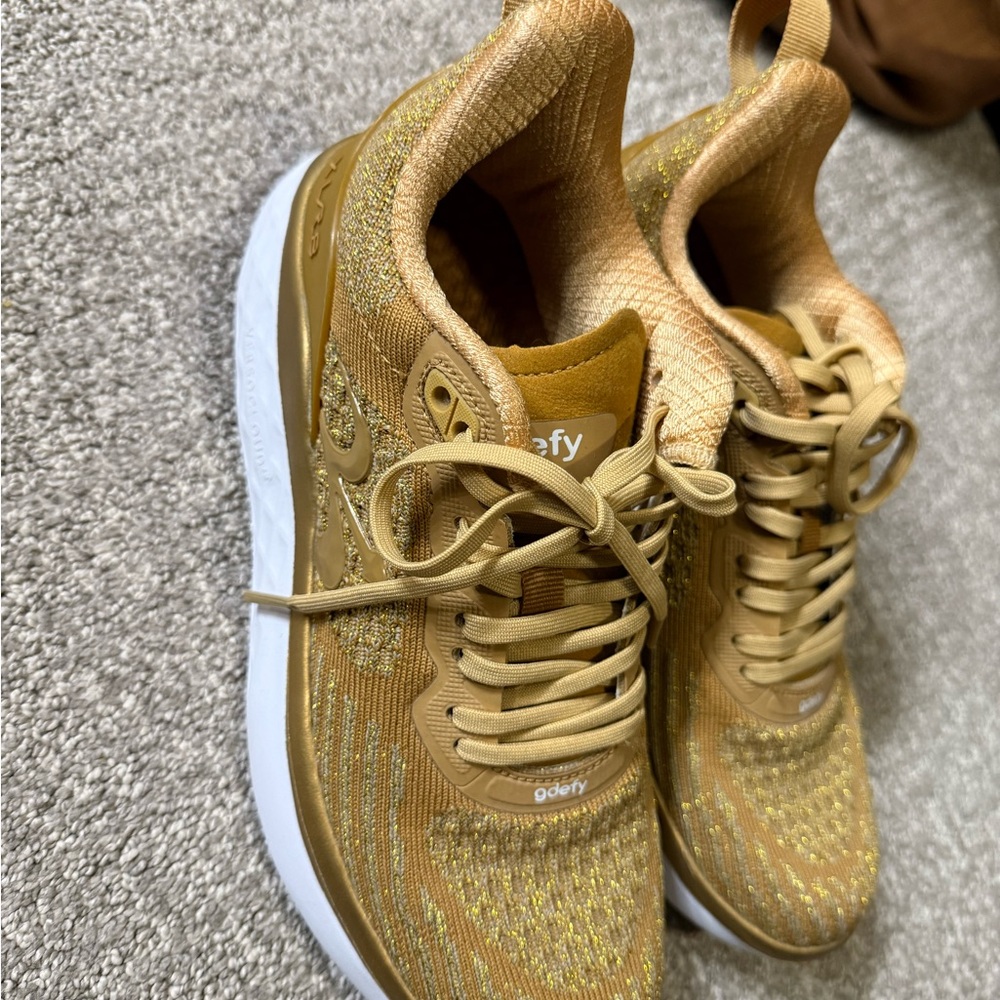 Goefy Women's Gold Athletic Shoes